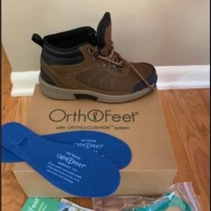 Orthofeet 8.5 W hiking boots - never worn